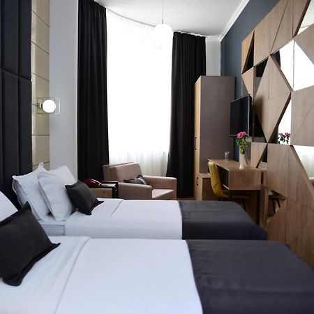 Hotel Comfort ティラナ 部屋 写真